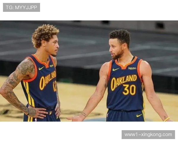 定位球双中锋战术创新 中游球队资源受限催生智慧